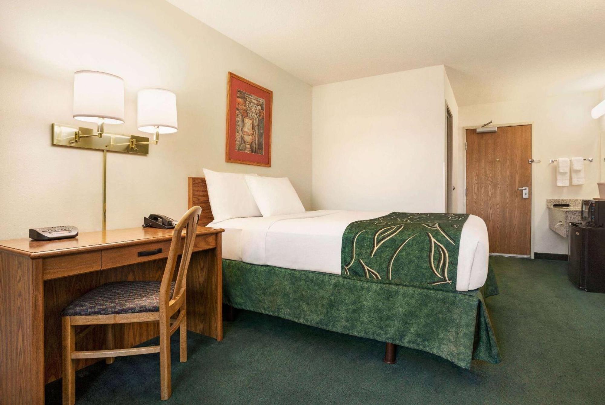 Travelodge By Wyndham Morrill Luaran gambar